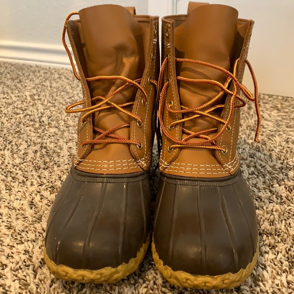 Men’s Bean Boot, 8” high in size 9D